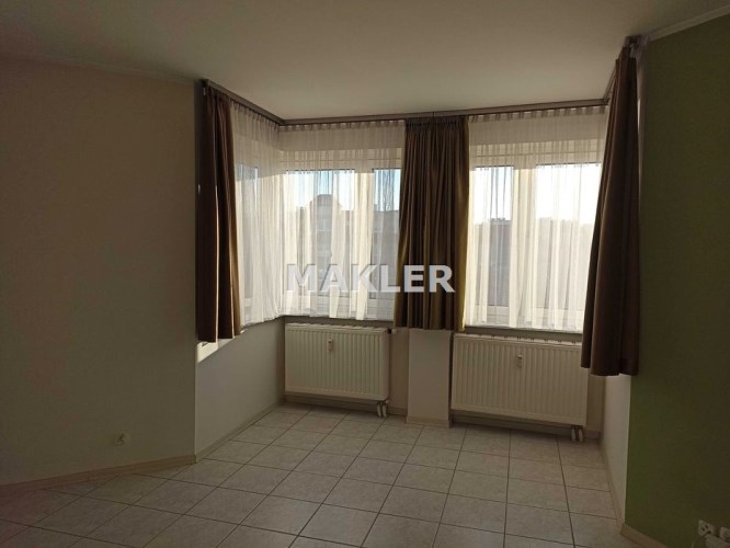 Mieskanie w bloku- 3 piętro- ogrodzony parking