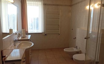 Mieskanie w bloku- 3 piętro- ogrodzony parking