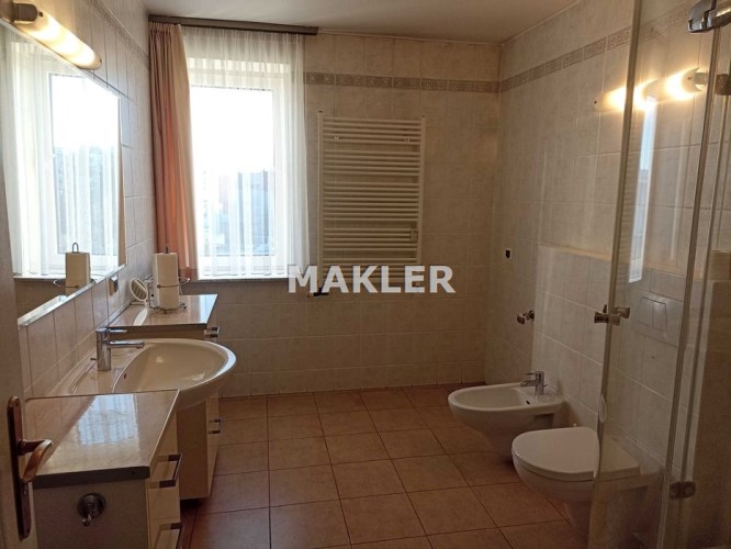 Mieskanie w bloku- 3 piętro- ogrodzony parking