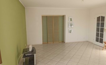 Mieskanie w bloku- 3 piętro- ogrodzony parking